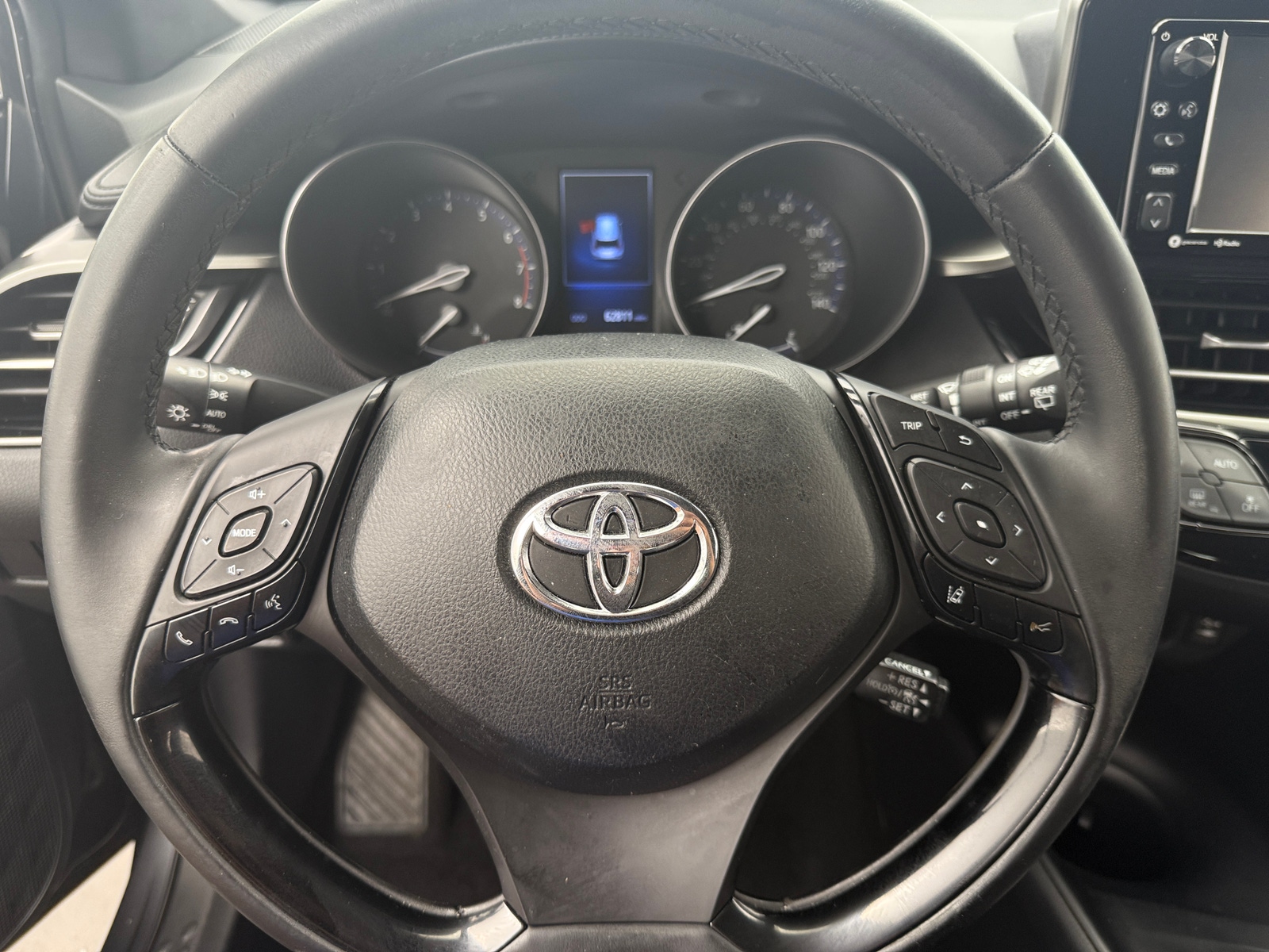 Thumbnail: 2018 Toyota C-HR - 4