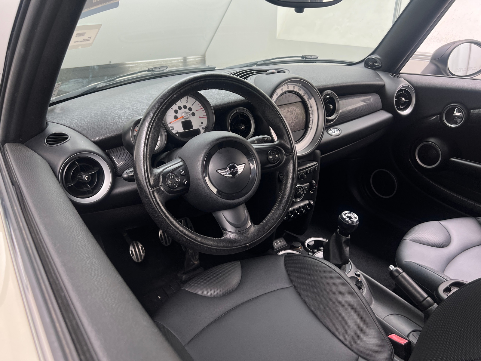 Thumbnail: 2013 MINI Cooper Convertible - 3