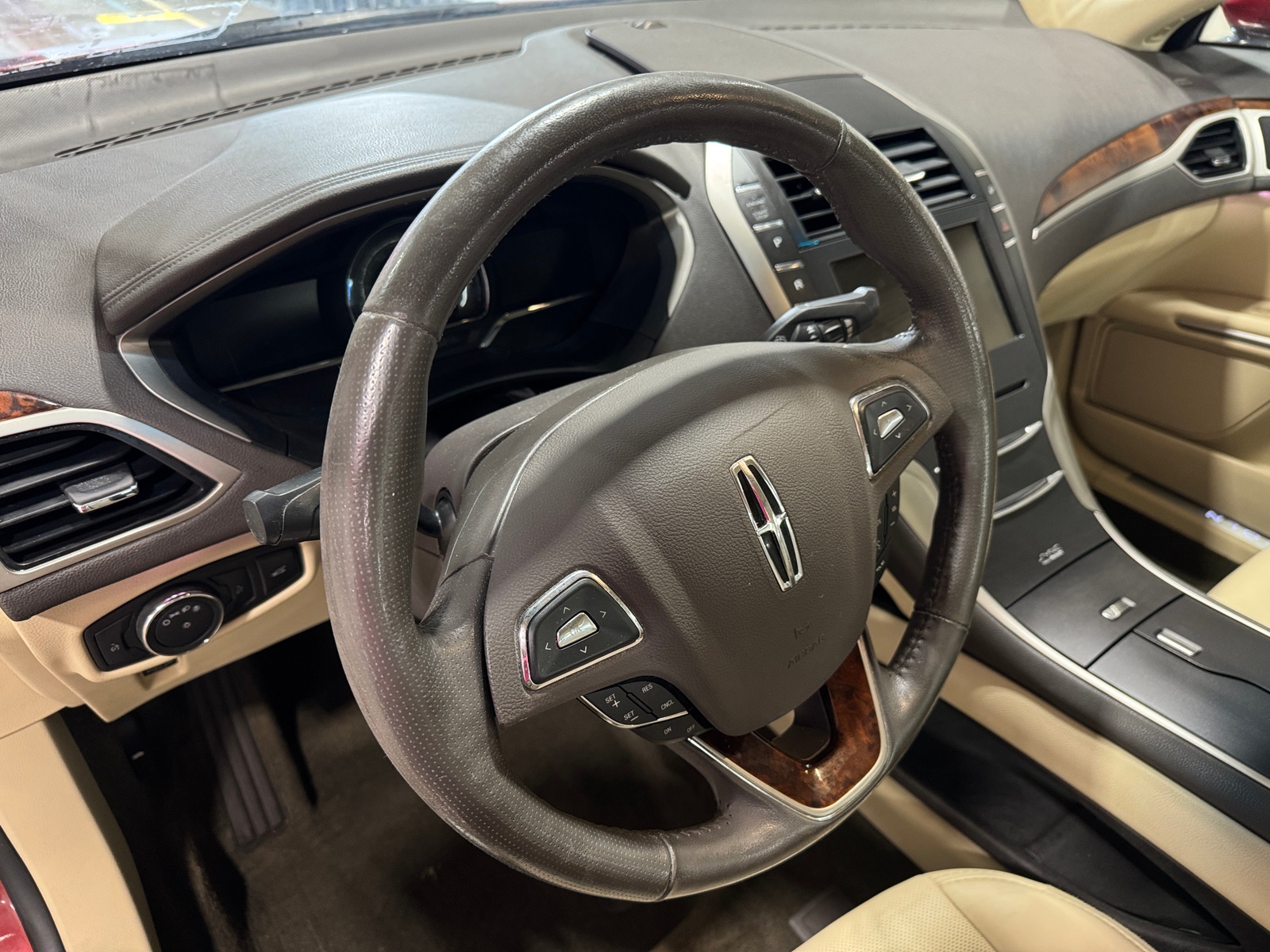 Thumbnail: 2014 Lincoln MKZ - 2