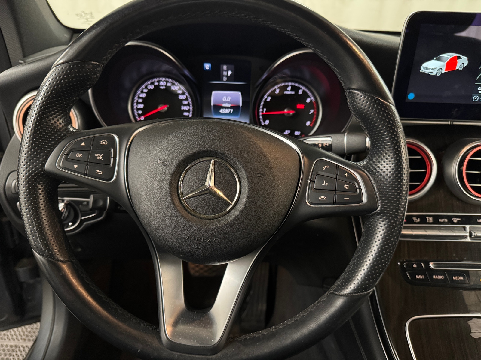 Thumbnail: 2017 Mercedes-Benz GLC - 4