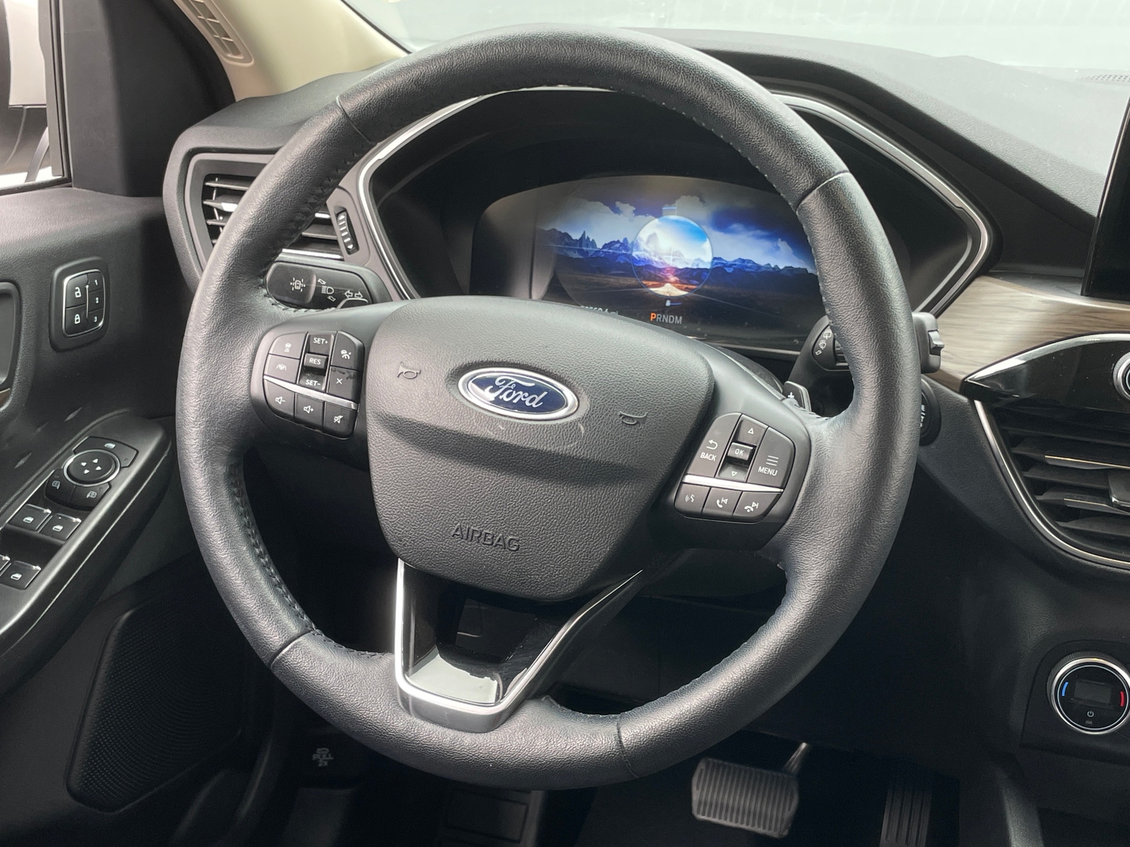 Thumbnail: 2020 Ford Escape - 4
