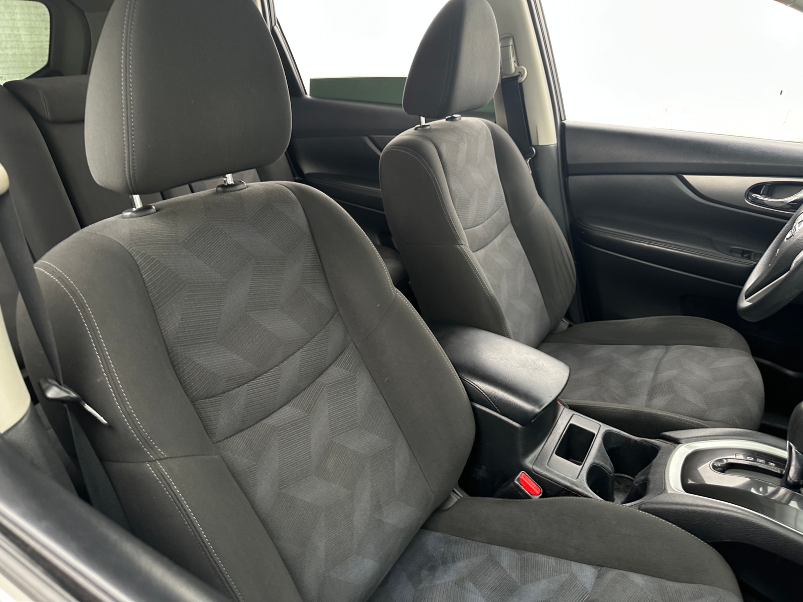 Thumbnail: 2016 Nissan Rogue - 2