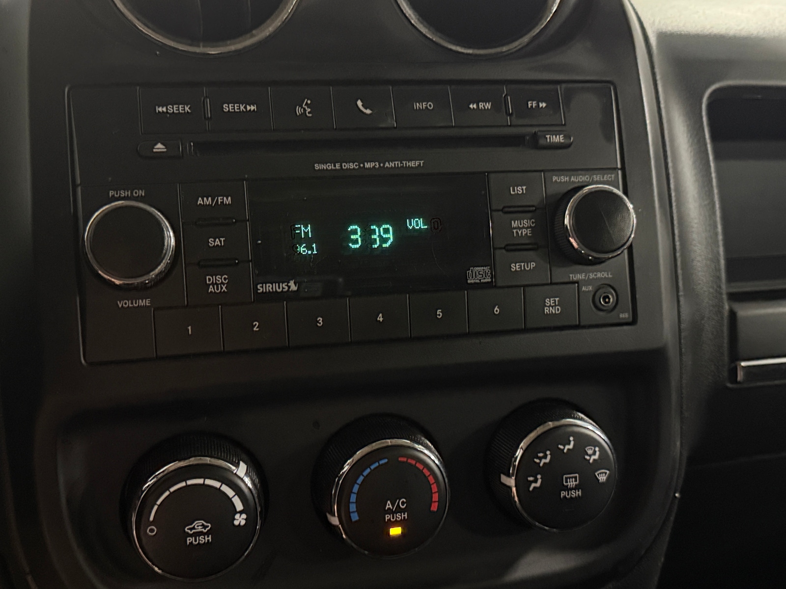 Thumbnail: 2017 Jeep Patriot - 3