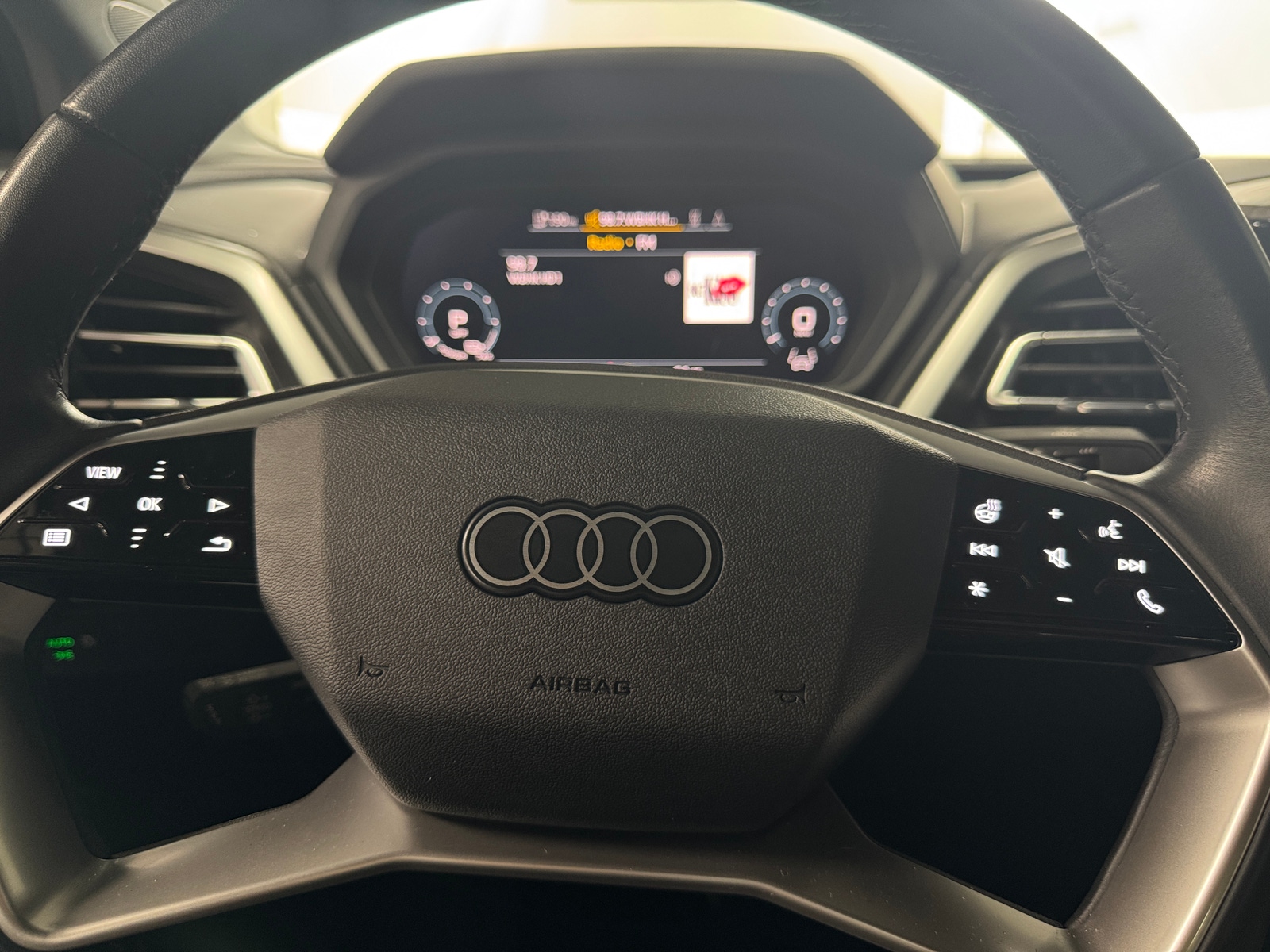 Thumbnail: 2023 Audi Q4 e-tron - 4