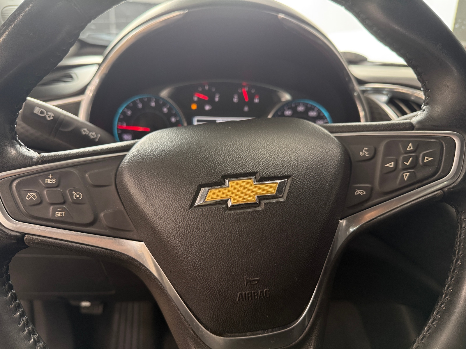 Thumbnail: 2017 Chevrolet Malibu - 5