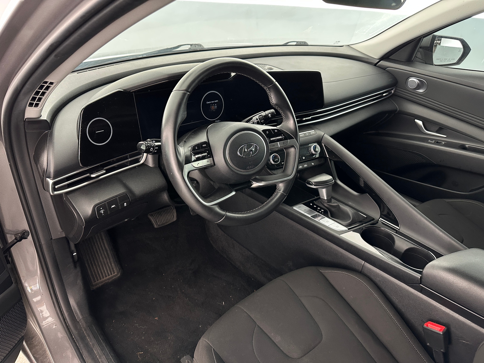 Thumbnail: 2023 Hyundai Elantra - 3