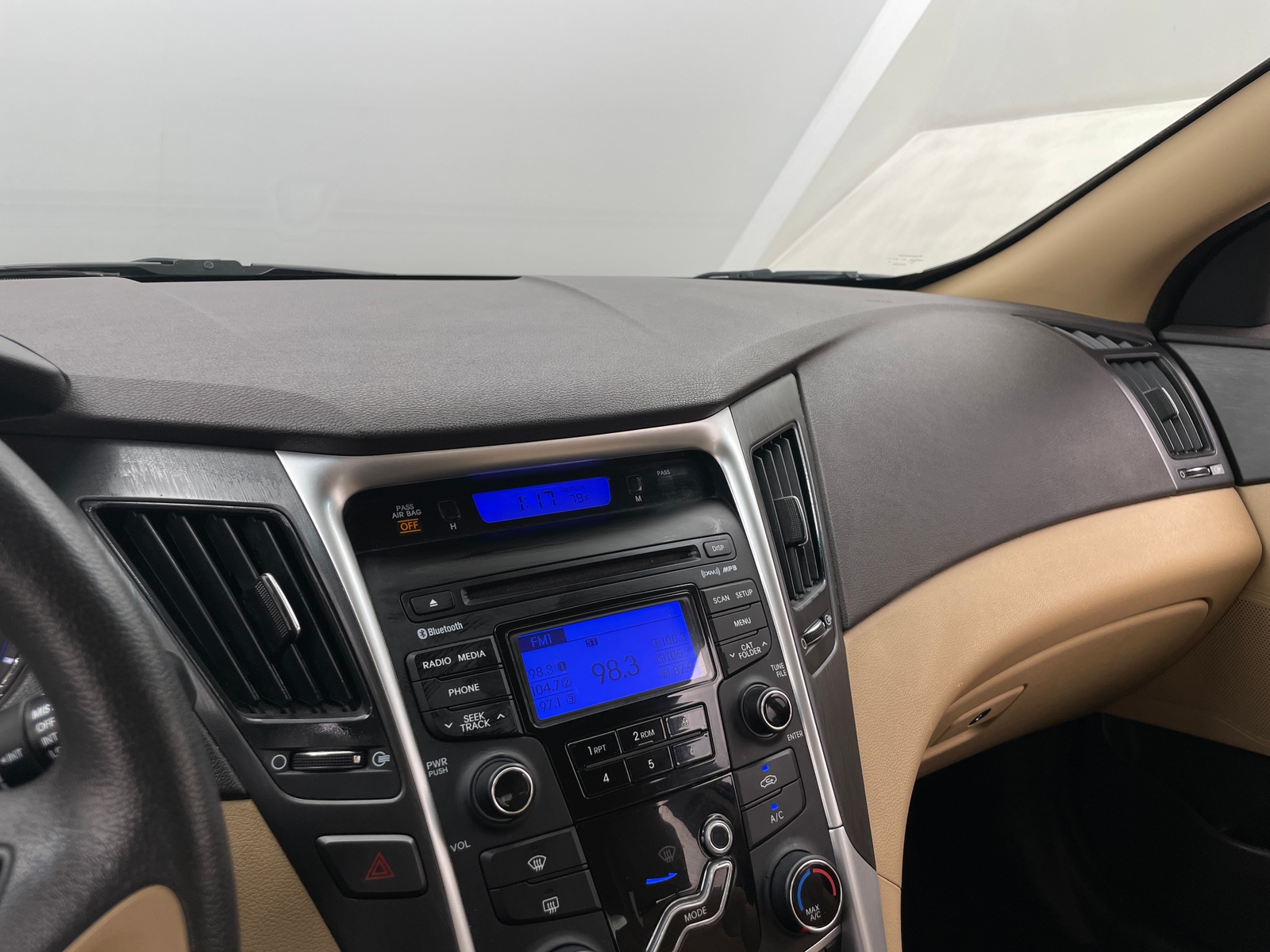 Thumbnail: 2013 Hyundai Sonata - 4