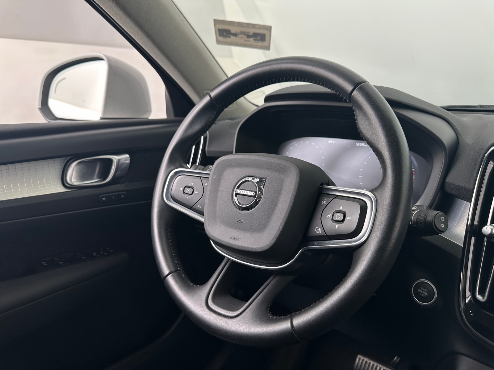 Thumbnail: 2020 Volvo XC40 - 5