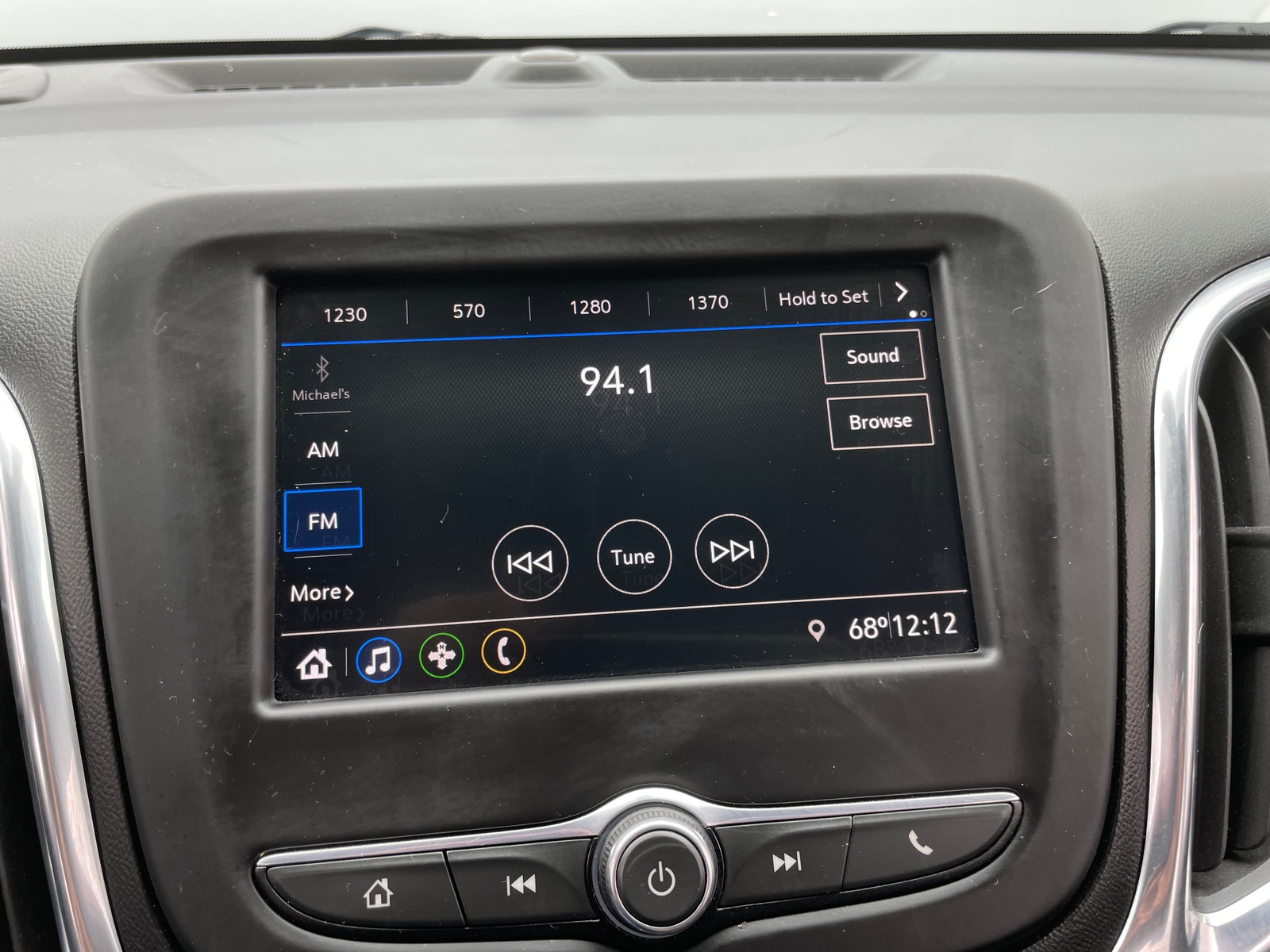 Thumbnail: 2021 Chevrolet Equinox - 4