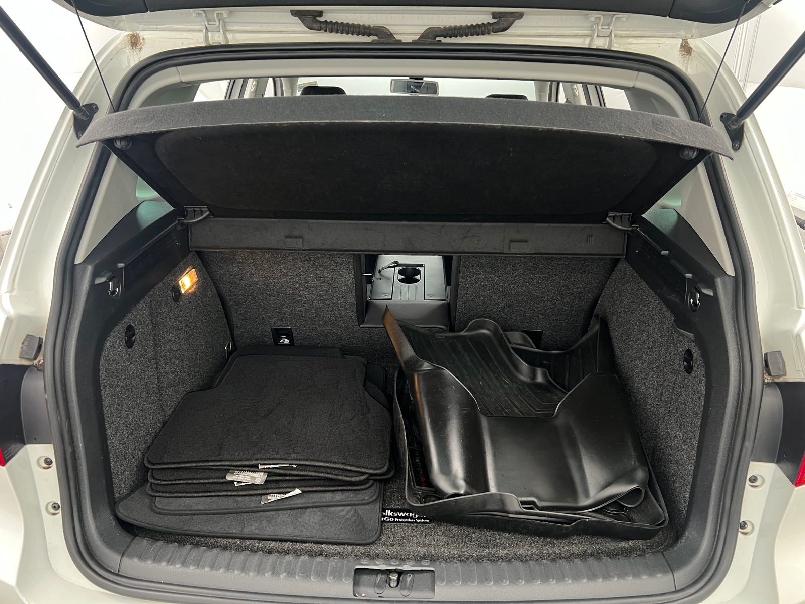 Thumbnail: 2017 Volkswagen Tiguan - 6
