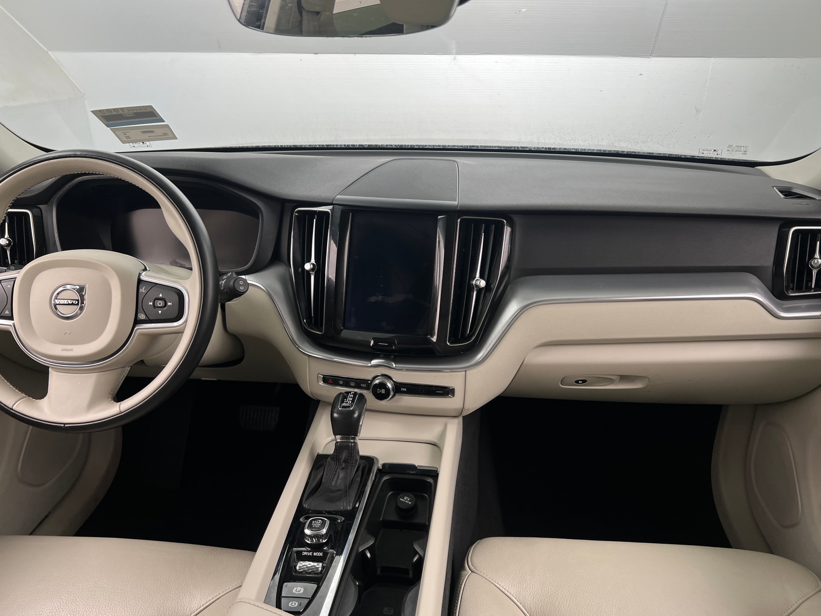 Thumbnail: 2018 Volvo XC60 - 2