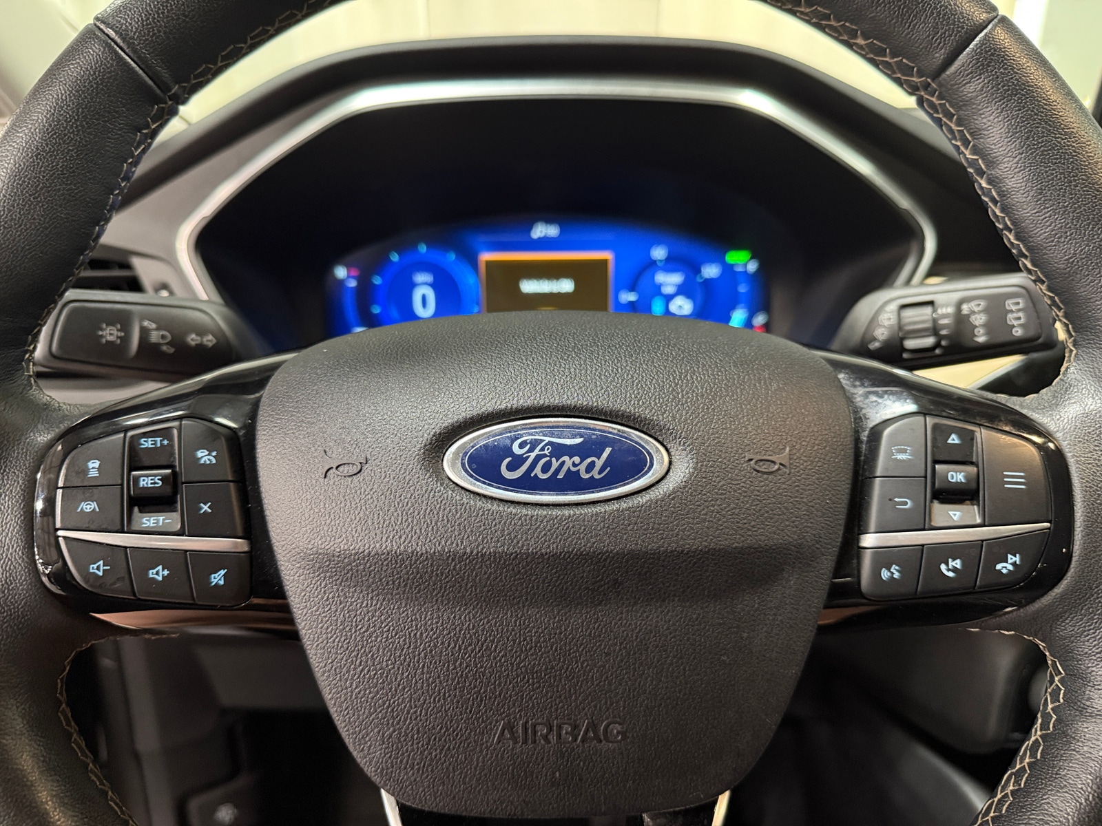 Thumbnail: 2021 Ford Escape - 4