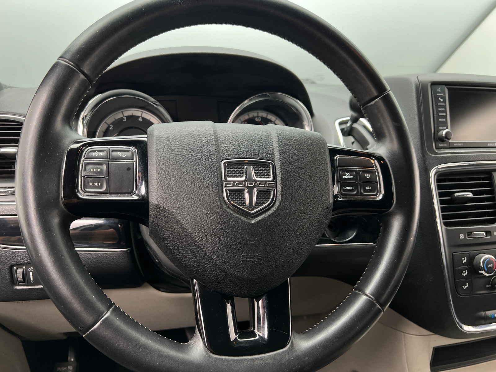Thumbnail: 2017 Dodge Grand Caravan - 5