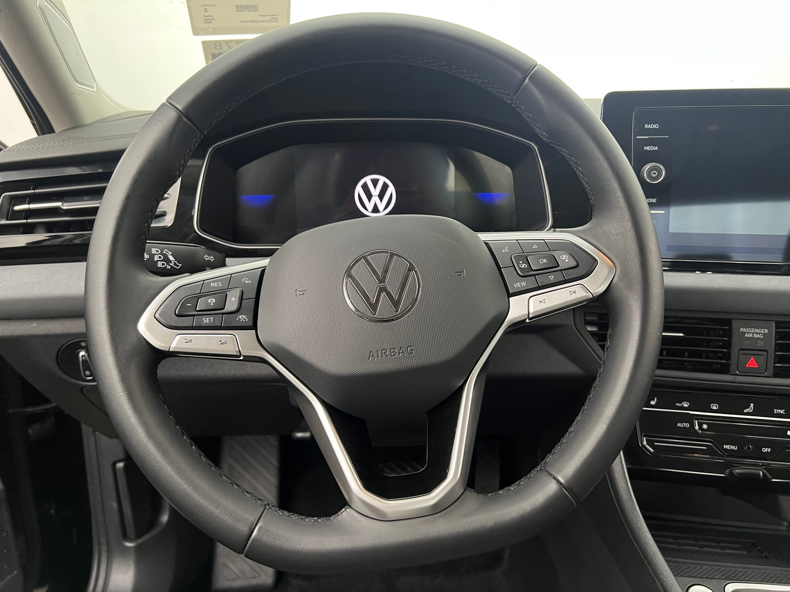Thumbnail: 2025 Volkswagen Jetta - 4