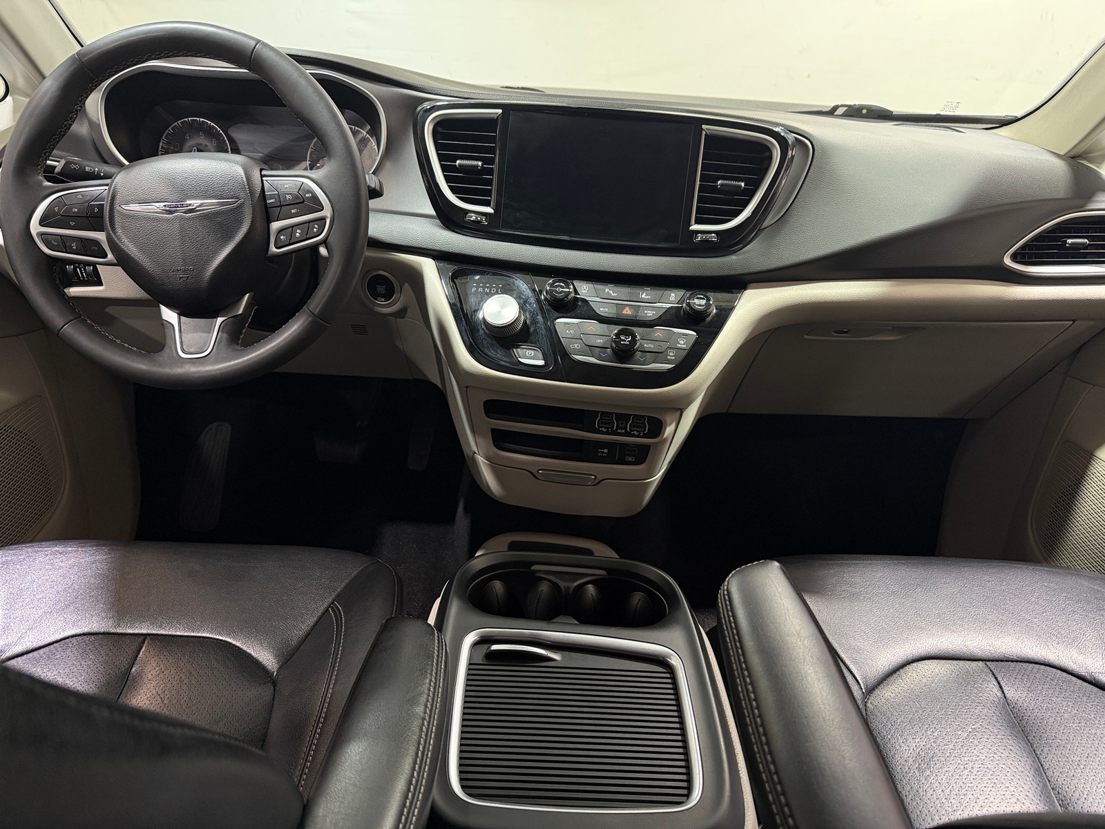 Thumbnail: 2022 Chrysler Pacifica - 2