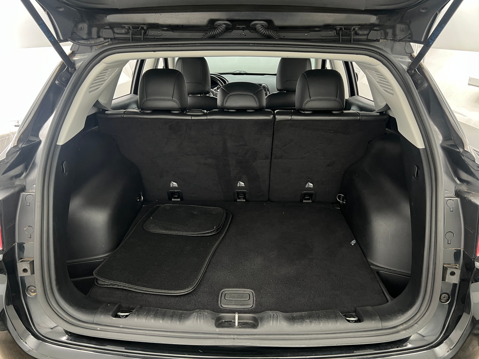 Thumbnail: 2020 Jeep Compass - 7