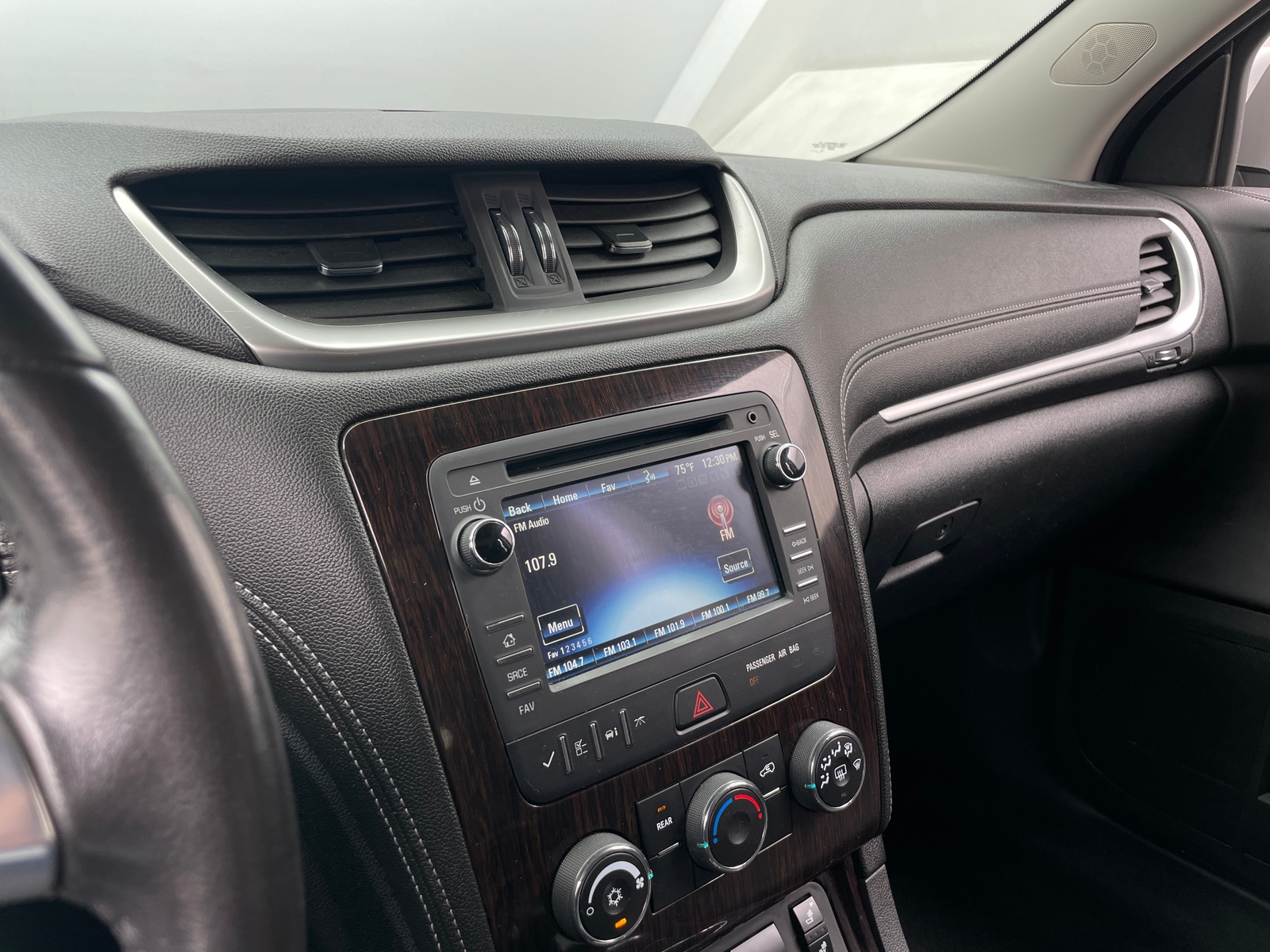 Thumbnail: 2017 Chevrolet Traverse - 4