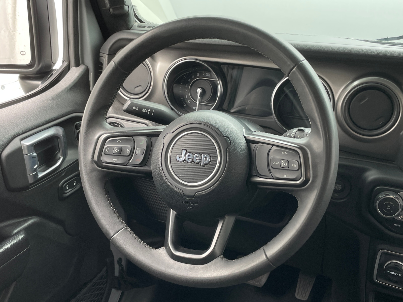 Thumbnail: 2023 Jeep Wrangler - 5
