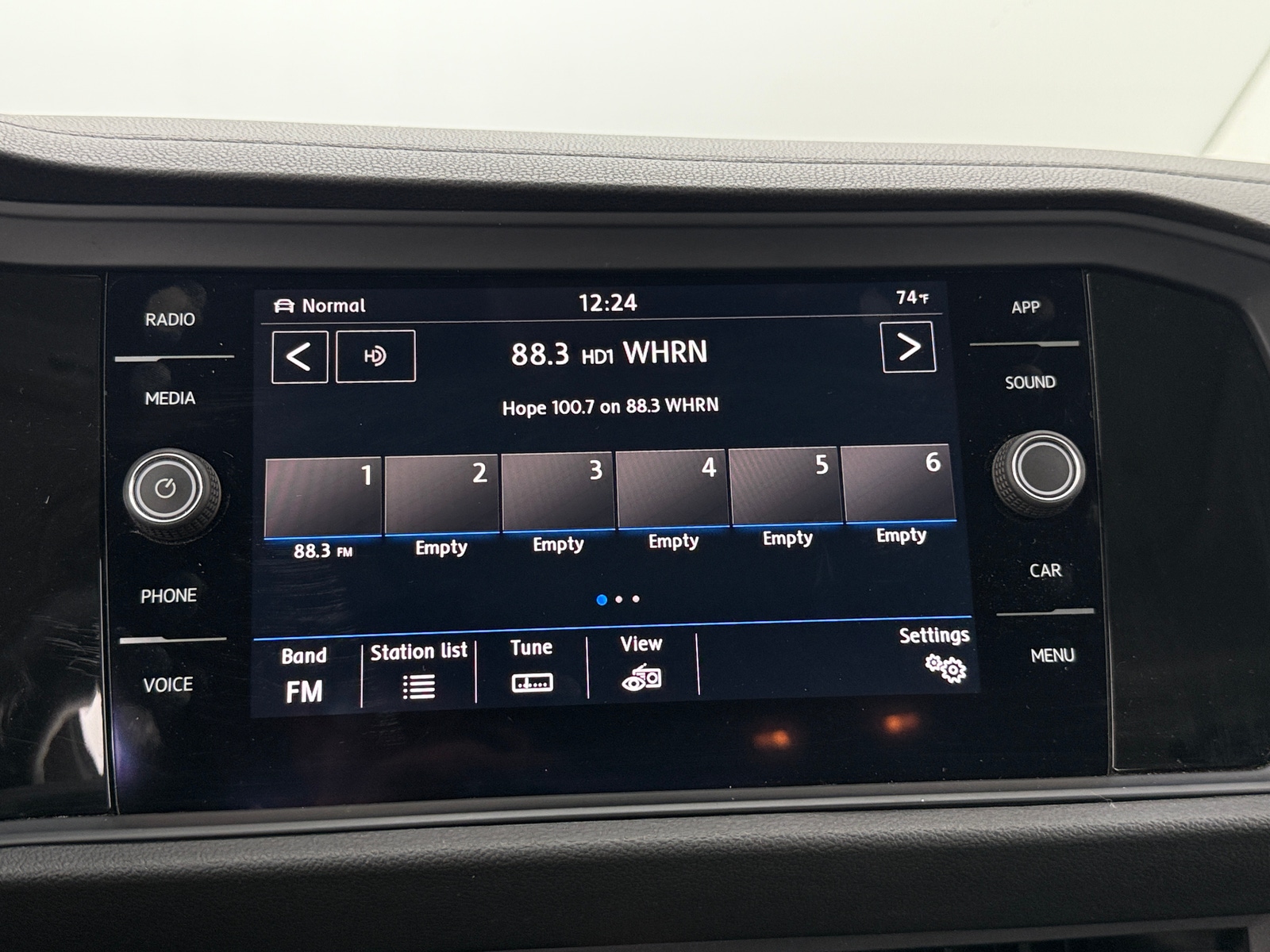 Thumbnail: 2019 Volkswagen Jetta - 3
