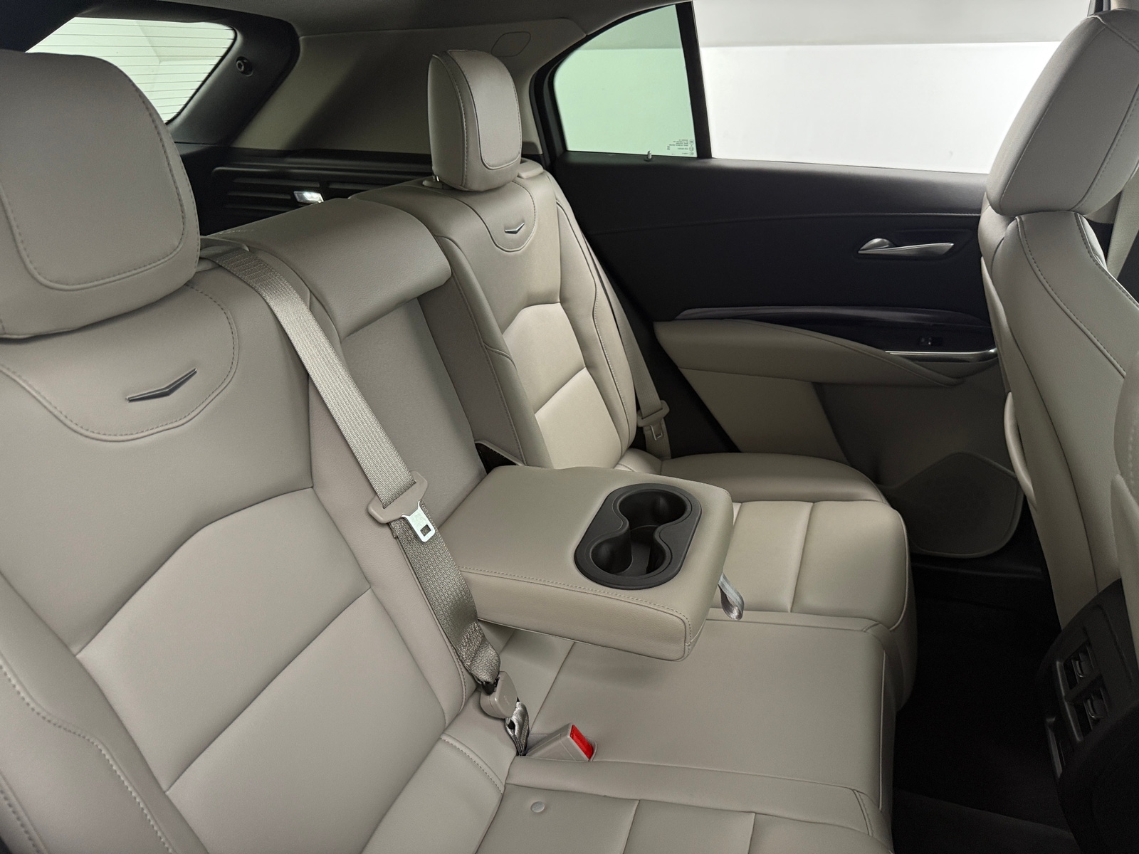 Thumbnail: 2023 Cadillac XT4 - 5