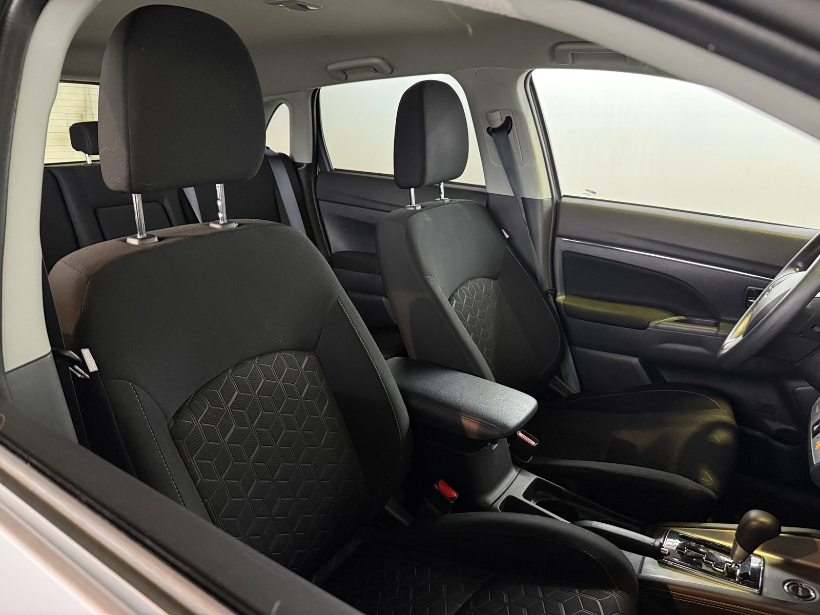 Thumbnail: 2020 Mitsubishi Outlander Sport - 2