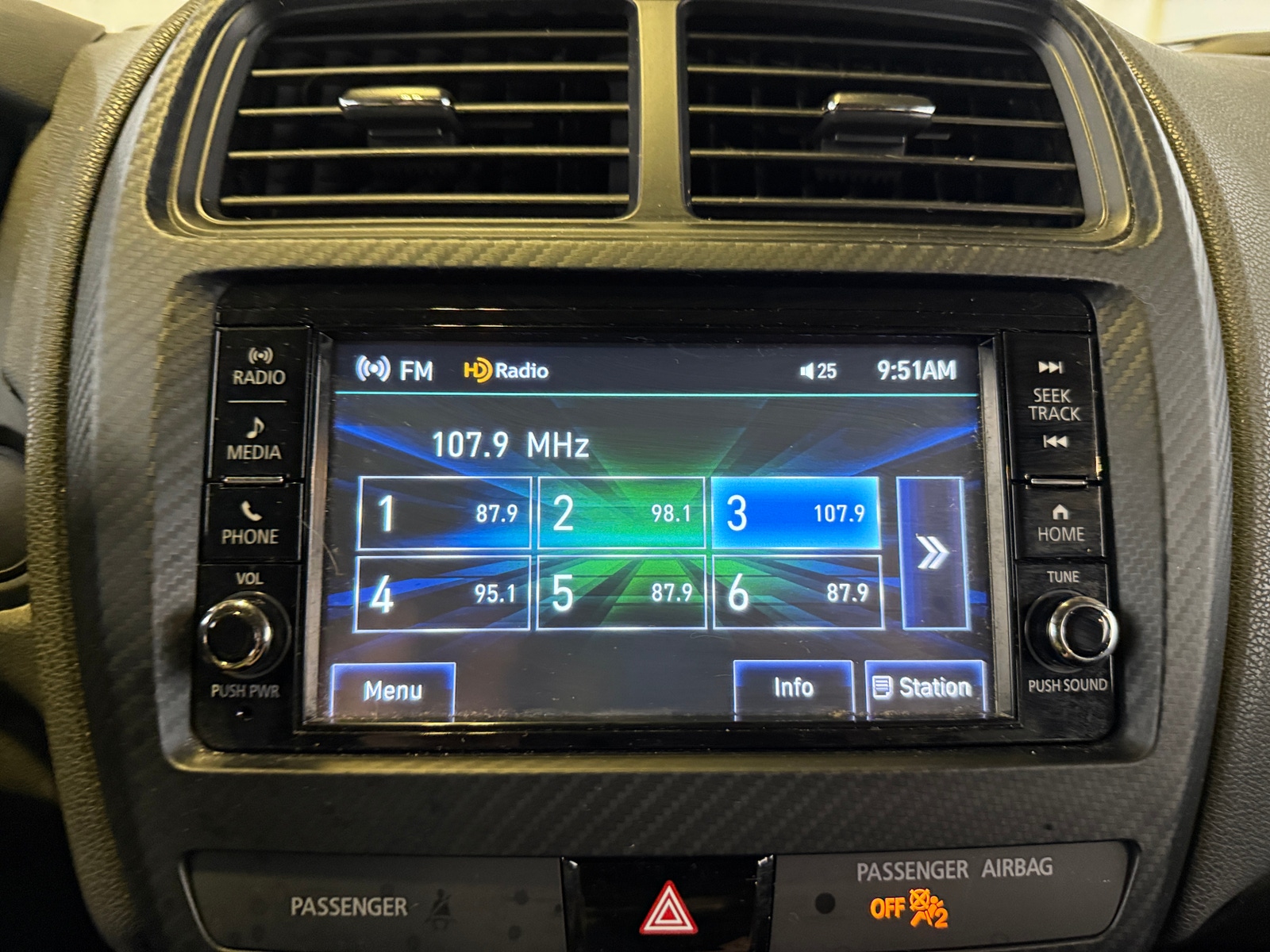 Thumbnail: 2020 Mitsubishi Outlander Sport - 4