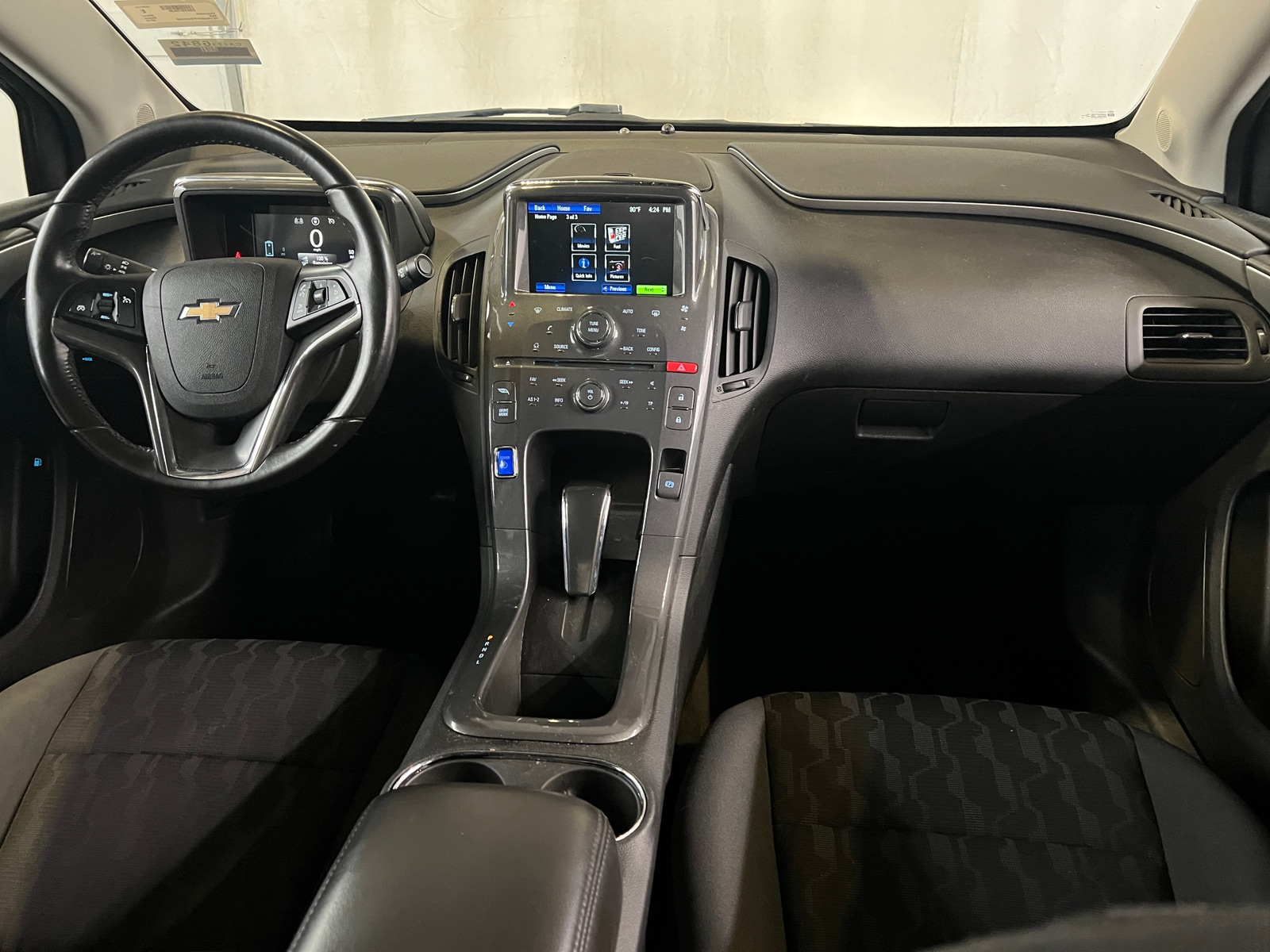 Thumbnail: 2015 Chevrolet Volt - 3