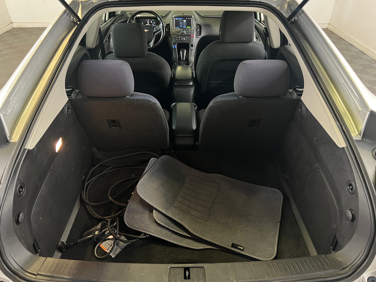 Thumbnail: 2015 Chevrolet Volt - 7