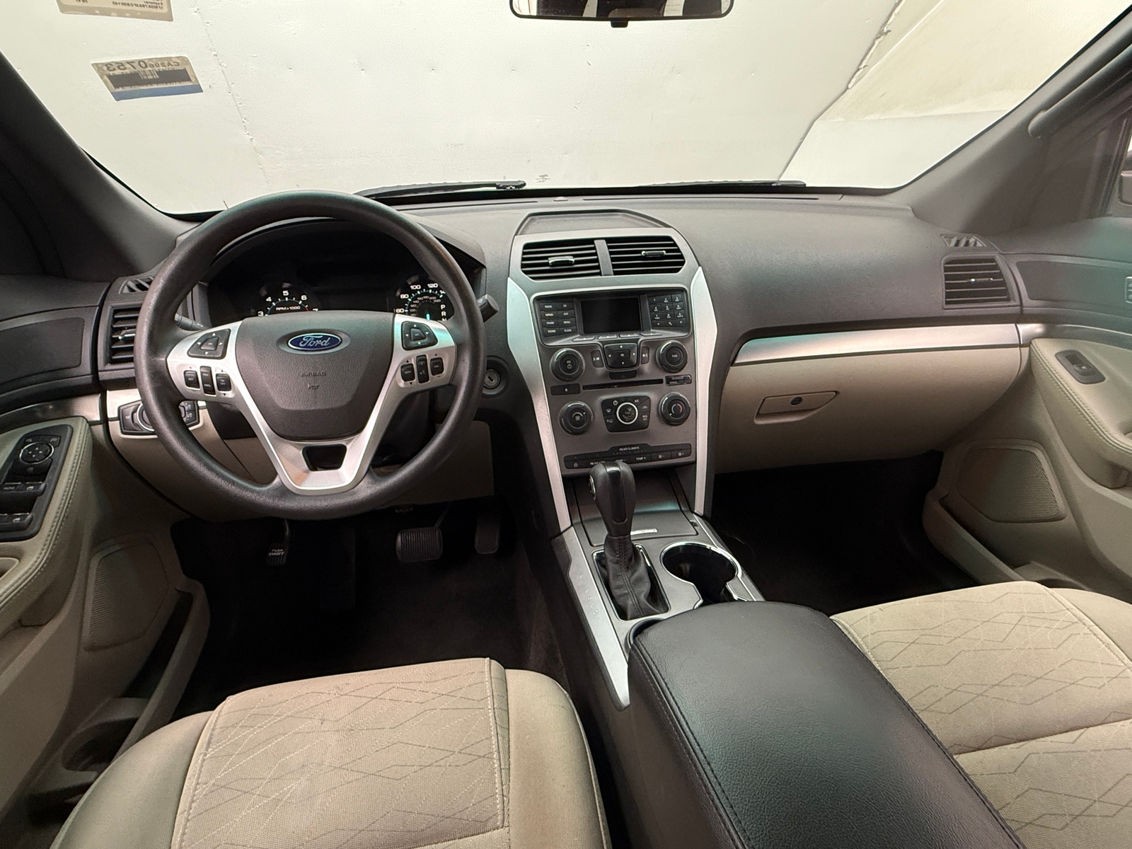 Thumbnail: 2015 Ford Explorer - 3