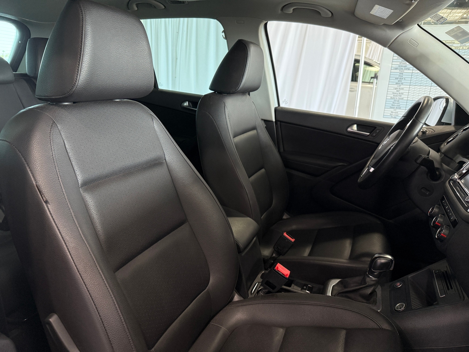 Thumbnail: 2015 Volkswagen Tiguan - 2