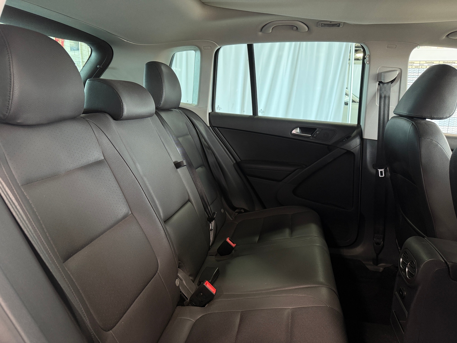 Thumbnail: 2015 Volkswagen Tiguan - 6