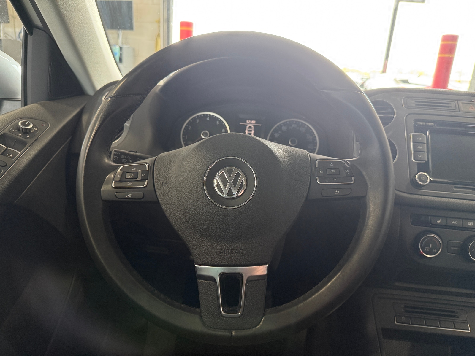 Thumbnail: 2015 Volkswagen Tiguan - 5