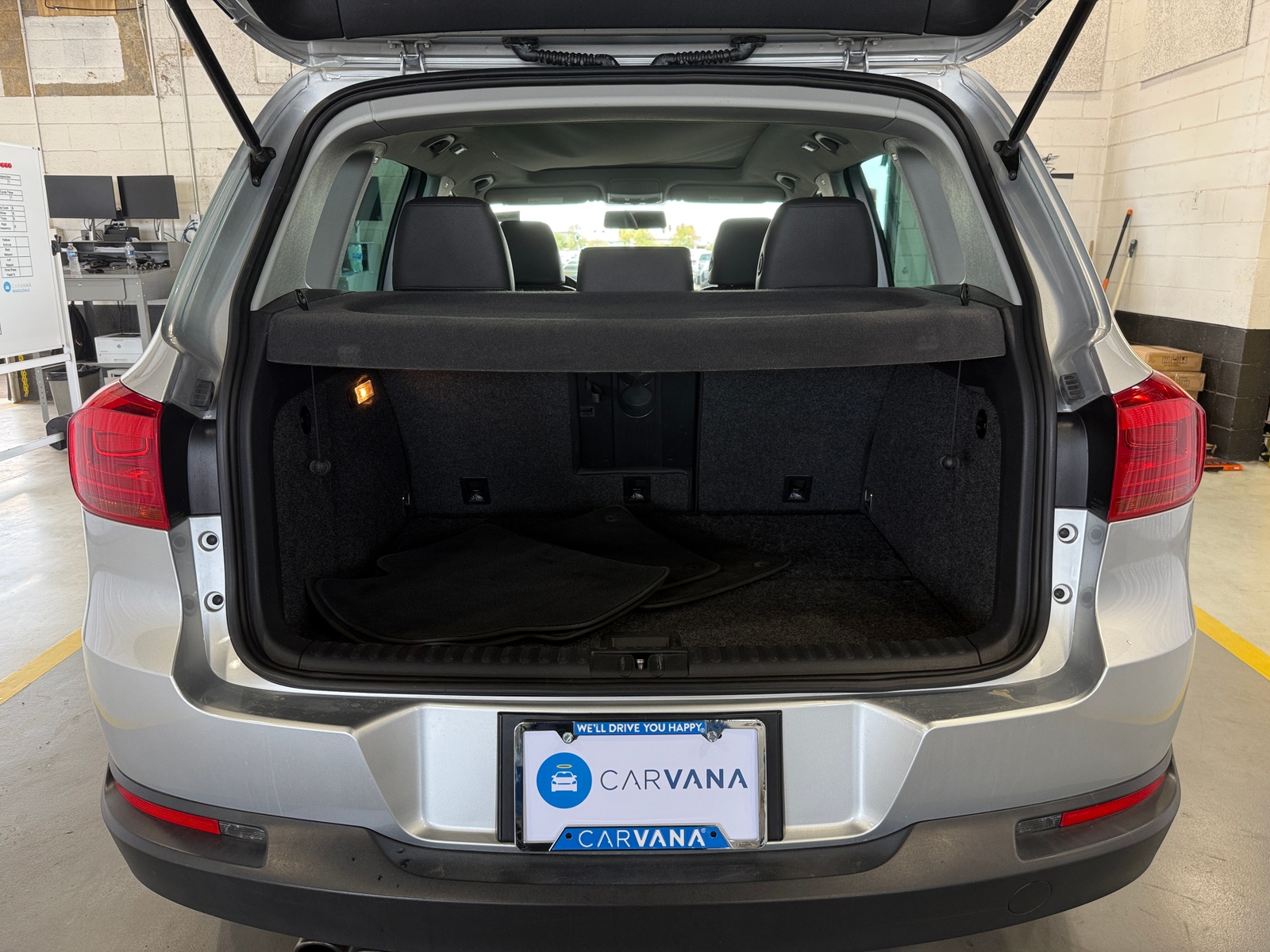 Thumbnail: 2015 Volkswagen Tiguan - 7