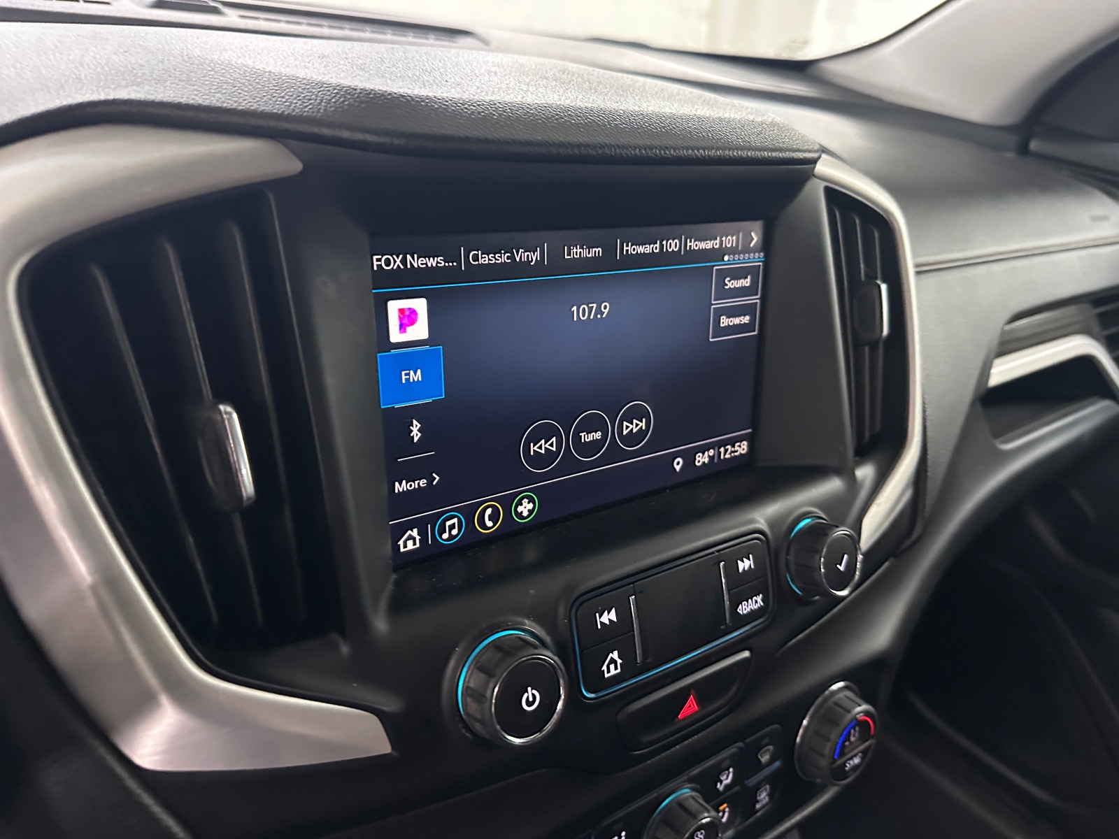 Thumbnail: 2020 GMC Terrain - 3