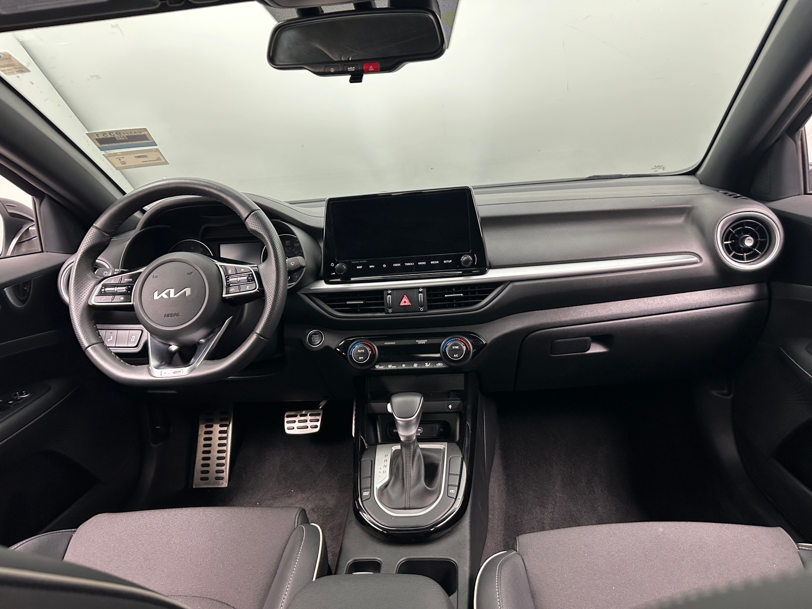 Thumbnail: 2024 Kia Forte - 3