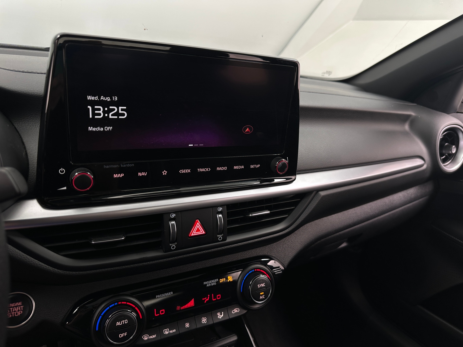 Thumbnail: 2024 Kia Forte - 4