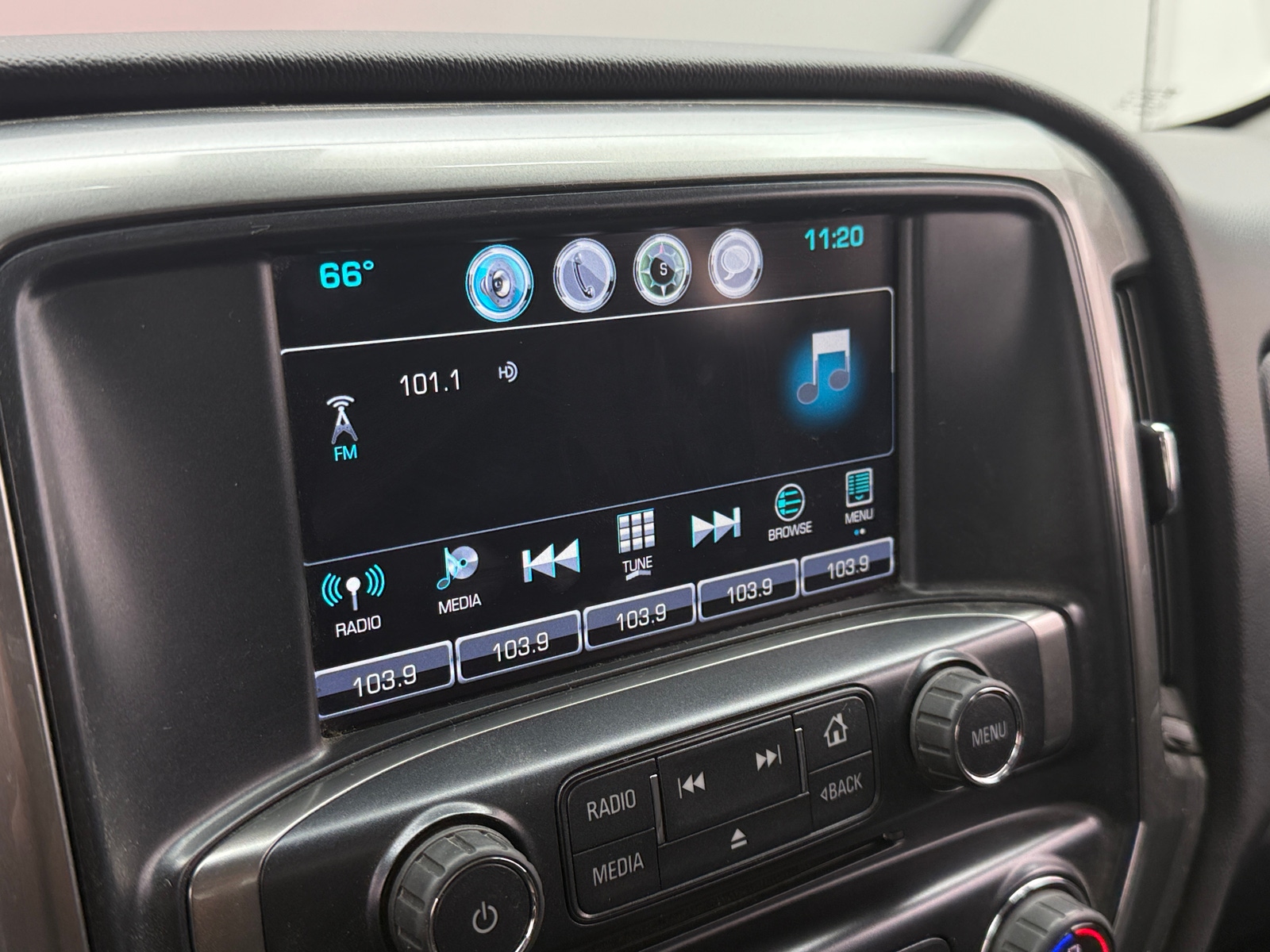 Thumbnail: 2017 Chevrolet Silverado 1500 - 4