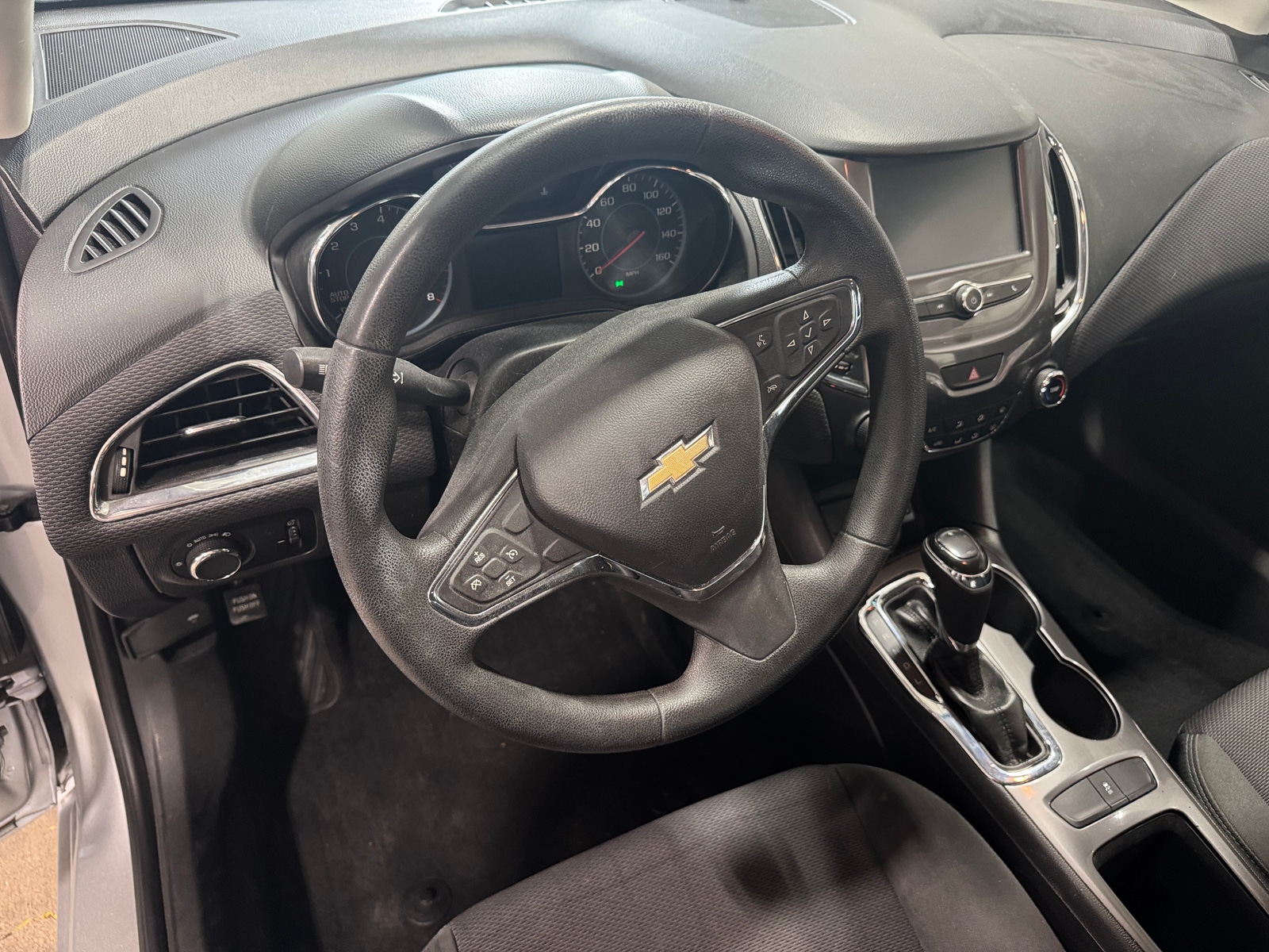 Thumbnail: 2017 Chevrolet Cruze - 3