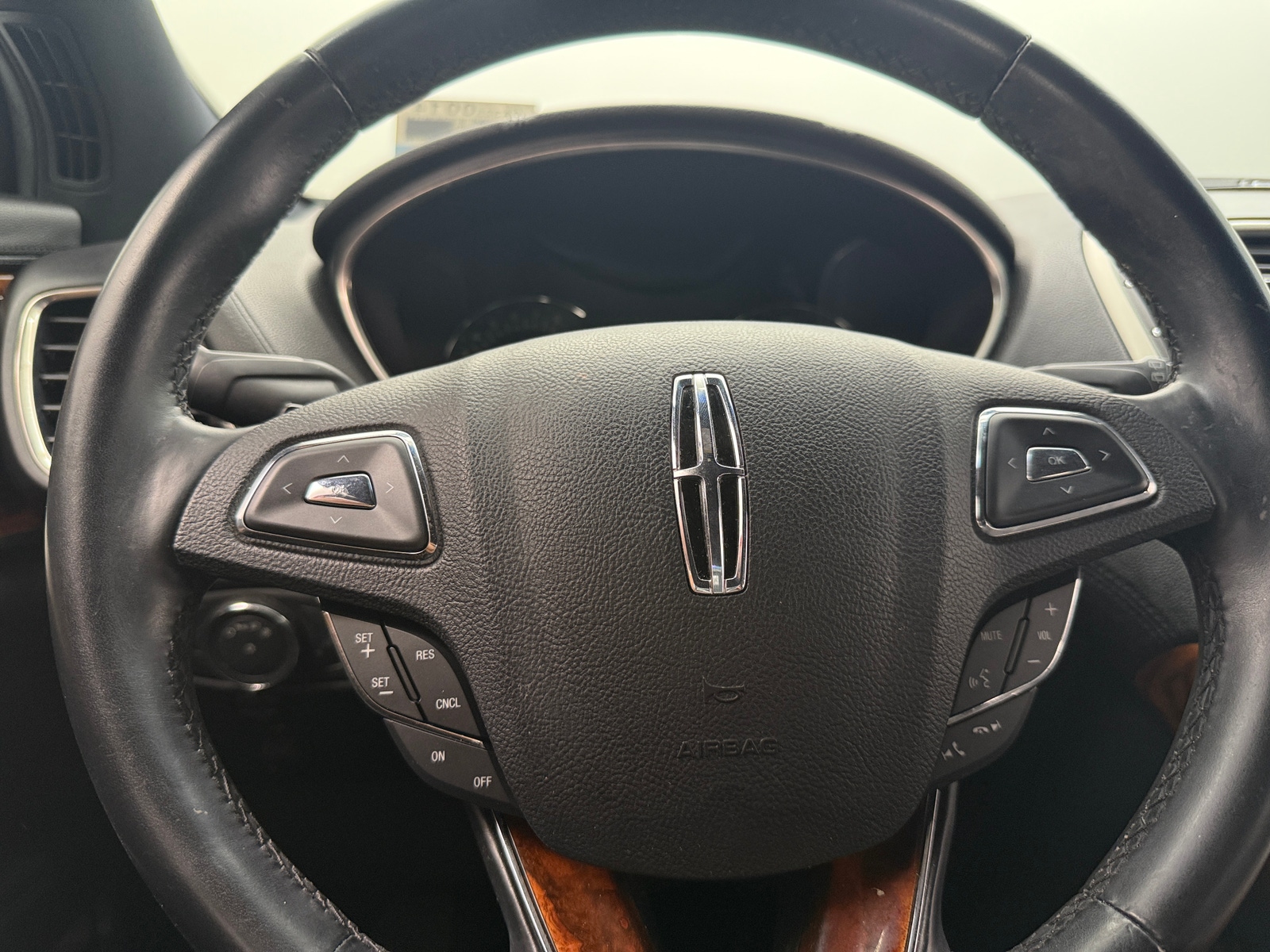 Thumbnail: 2016 Lincoln MKX - 4