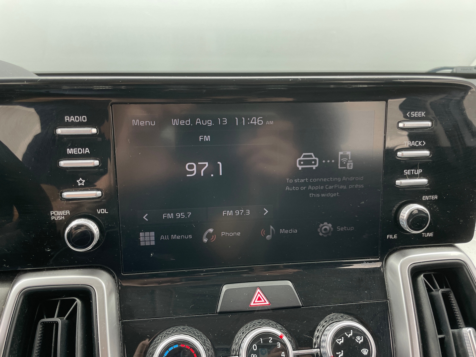 Thumbnail: 2023 Kia Sorento - 4