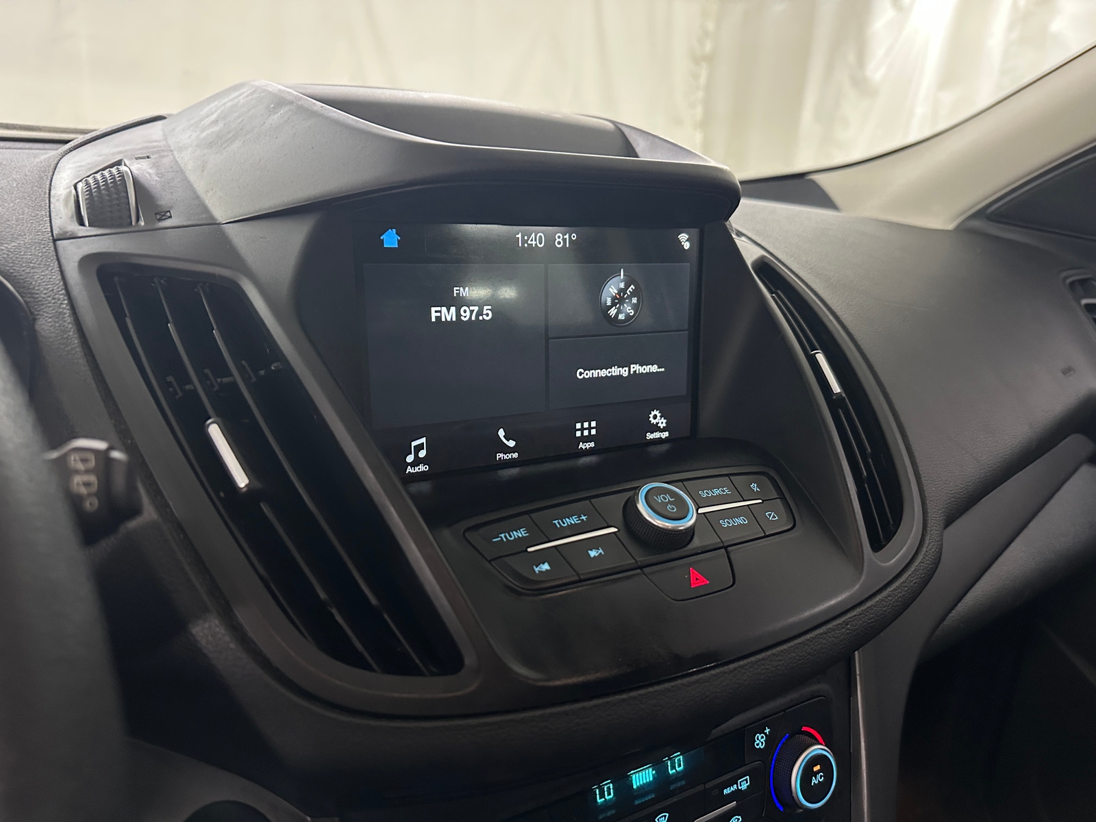 Thumbnail: 2019 Ford Escape - 4