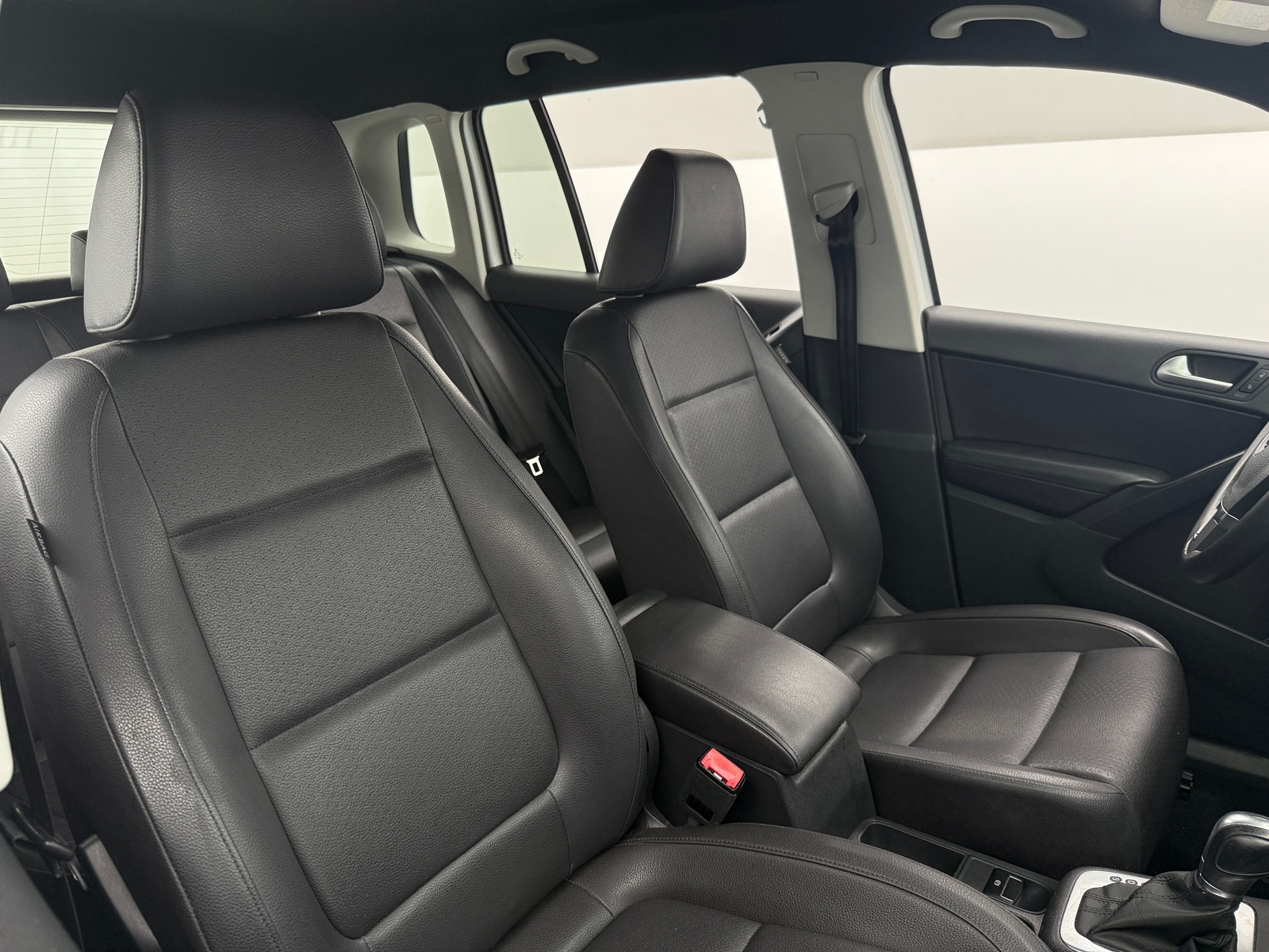 Thumbnail: 2016 Volkswagen Tiguan - 2