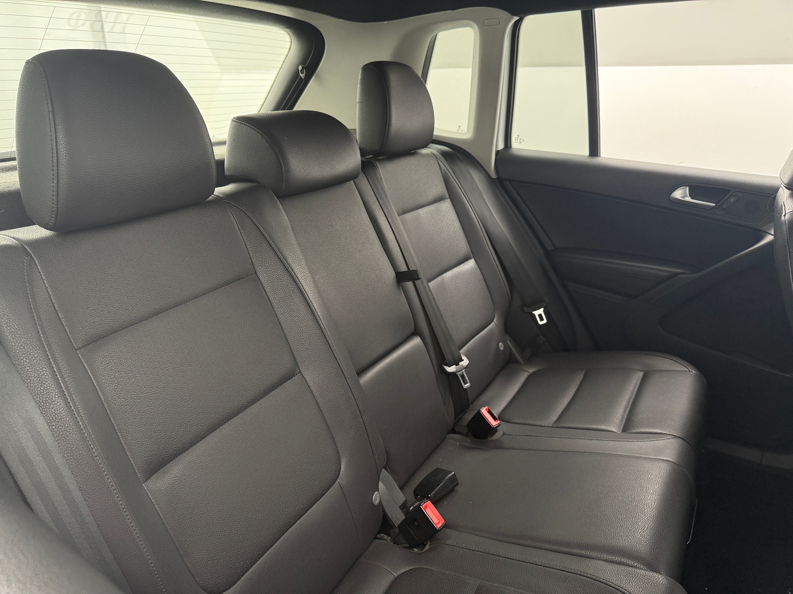 Thumbnail: 2016 Volkswagen Tiguan - 6