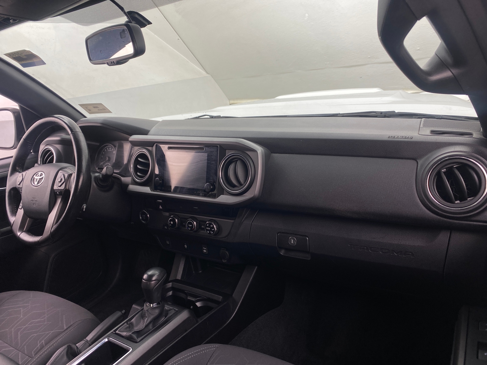 Thumbnail: 2016 Toyota Tacoma - 3
