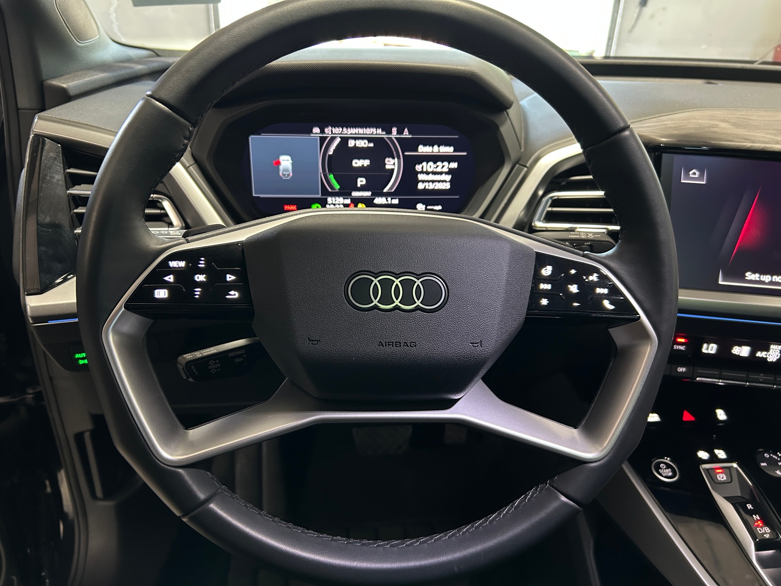 Thumbnail: 2024 Audi Q4 e-tron - 4