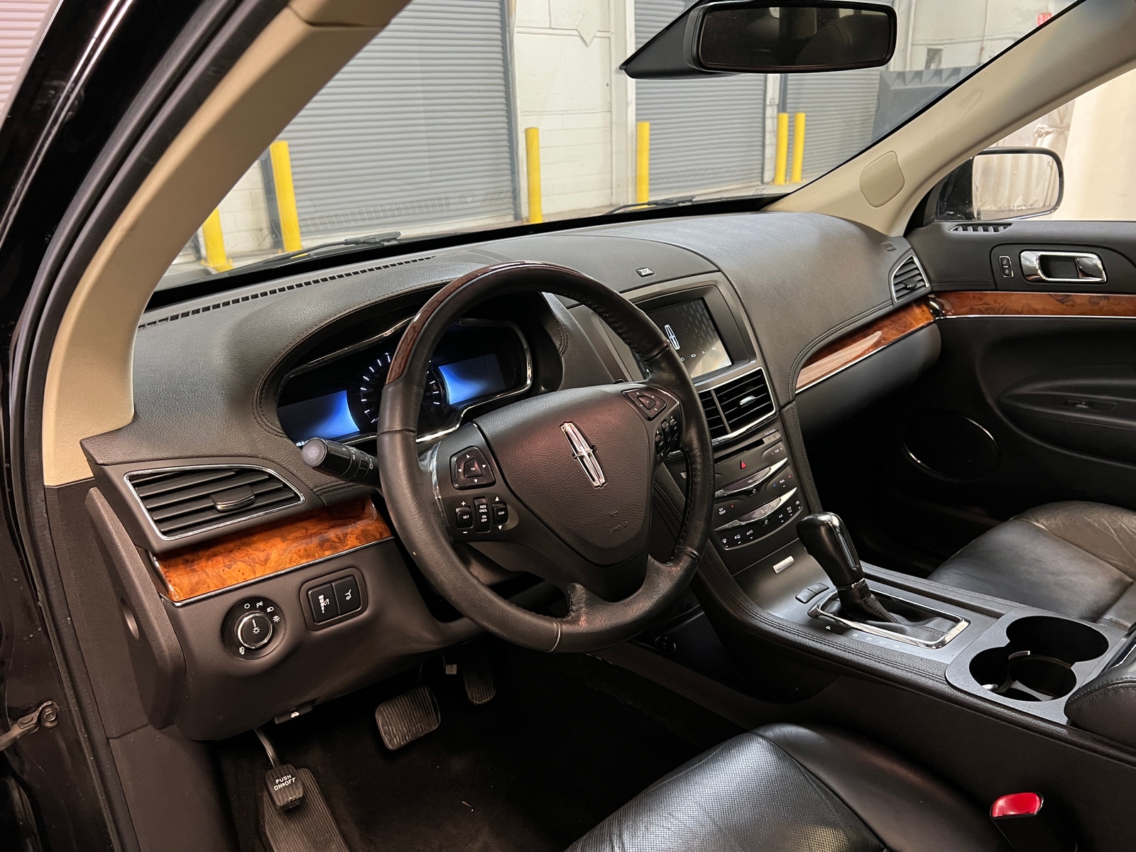 Thumbnail: 2019 Lincoln MKT - 2