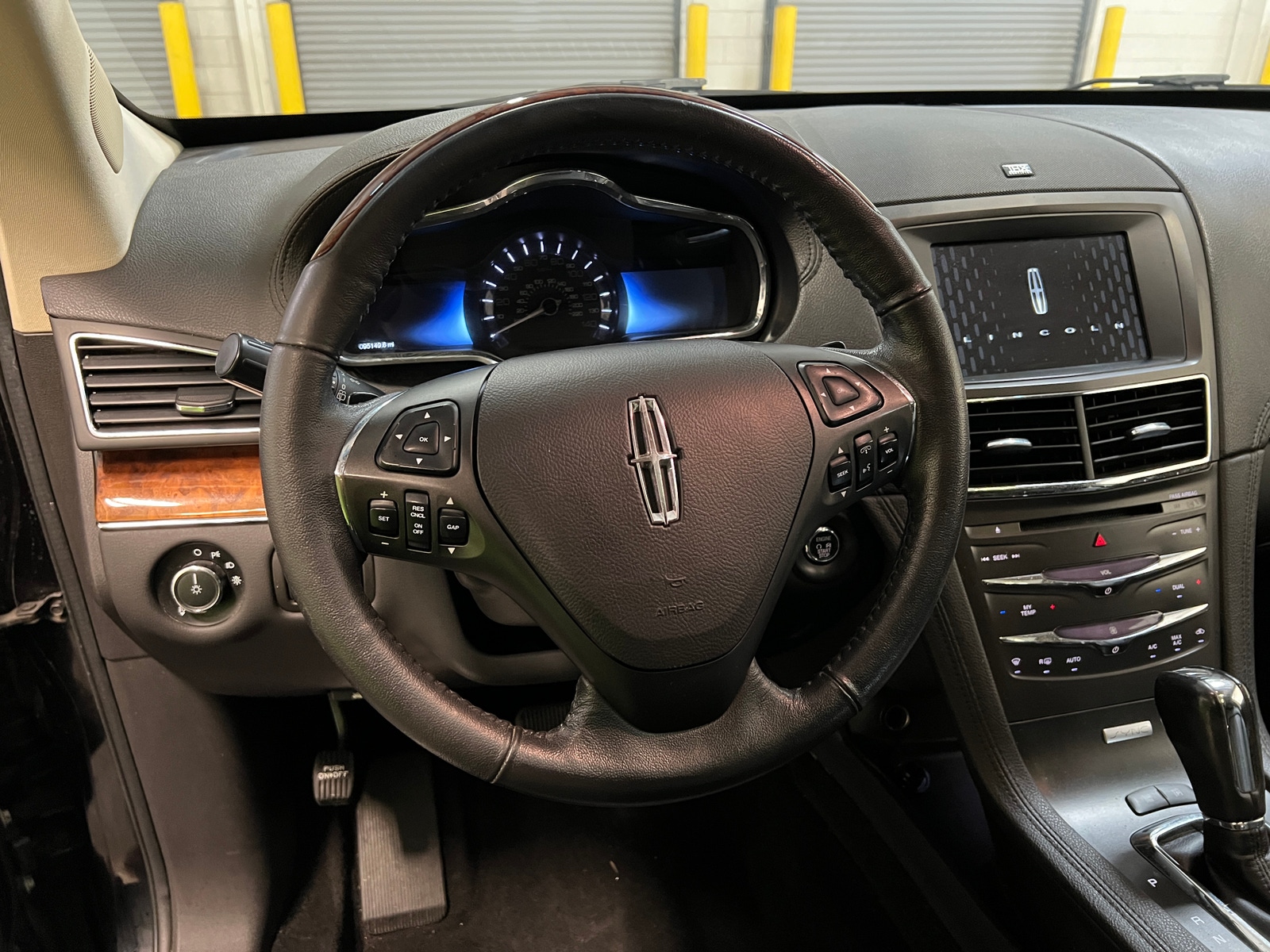 Thumbnail: 2019 Lincoln MKT - 4