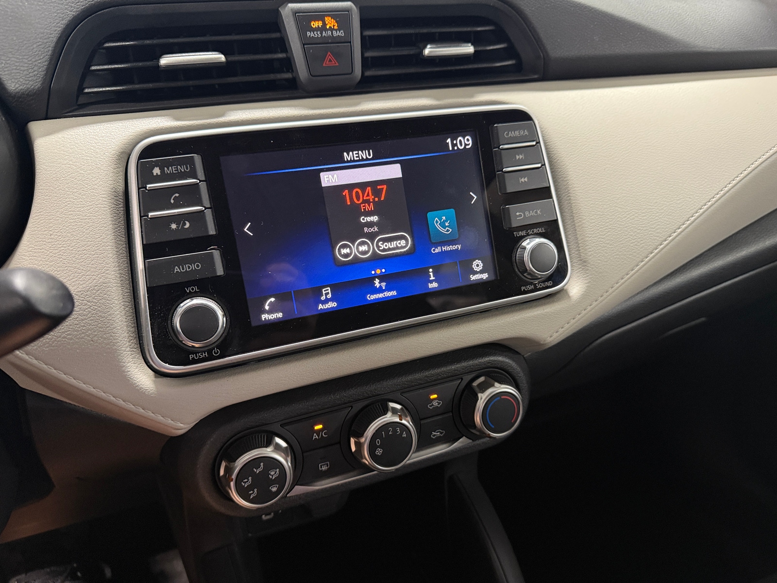 Thumbnail: 2022 Nissan Versa - 4