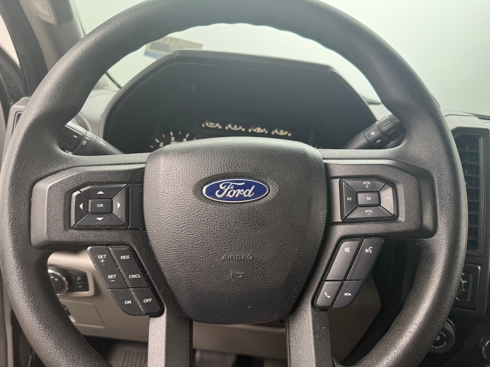 Thumbnail: 2019 Ford Econoline - 5