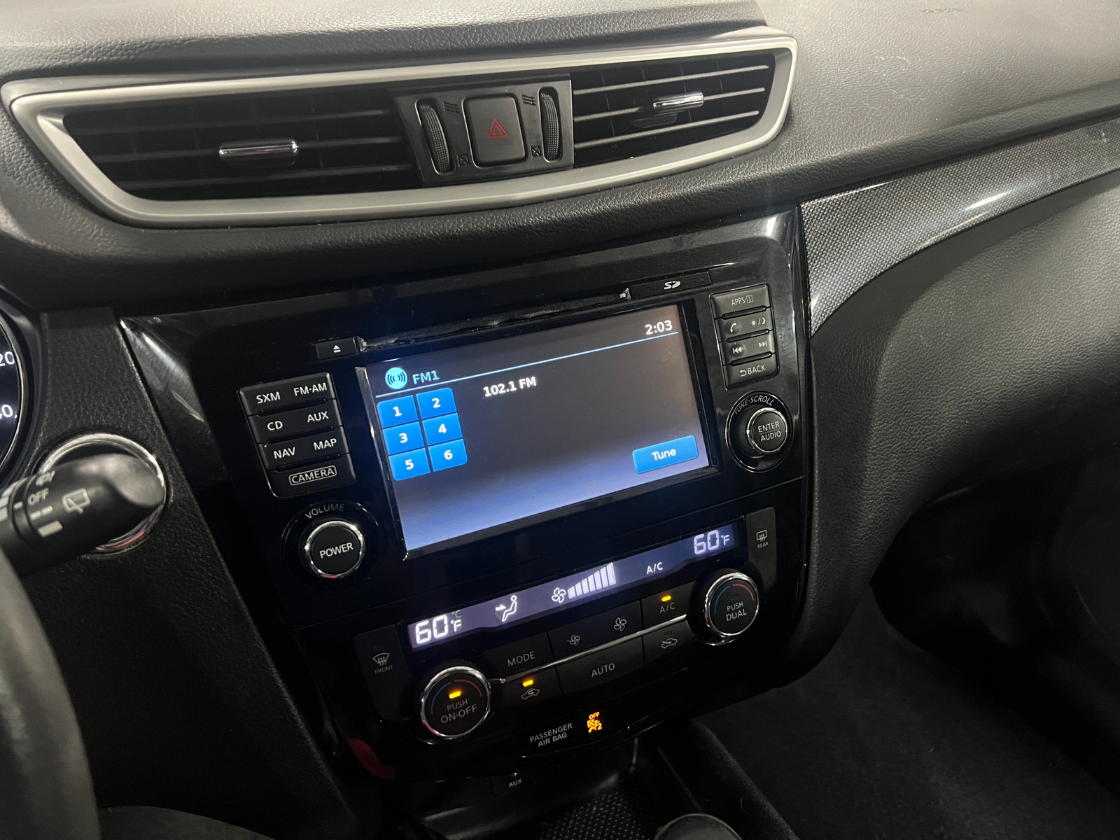 Thumbnail: 2016 Nissan Rogue - 3
